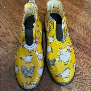 Women’s rain boots